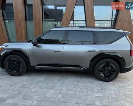 Серый Киа EV9, объемом двигателя 0 л и пробегом 11 тыс. км за 44500 $, фото 18 на Automoto.ua