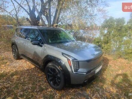 Кіа EV9 2023 у Украинке на Automoto.ua Сірий Кіа EV9, об'ємом двигуна 0 л та пробігом 46 тис. км за 38400 $, фото 1 на Automoto.ua