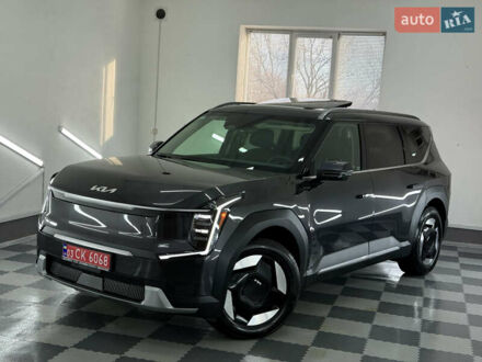 Сірий Кіа EV9, об'ємом двигуна 0 л та пробігом 29 тис. км за 41999 $, фото 1 на Automoto.ua