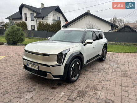 Серый Киа EV9, объемом двигателя 0 л и пробегом 12 тыс. км за 44000 $, фото 1 на Automoto.ua