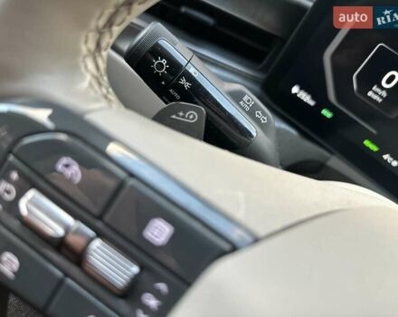 Синий Киа EV9, объемом двигателя 0 л и пробегом 33 тыс. км за 43990 $, фото 17 на Automoto.ua