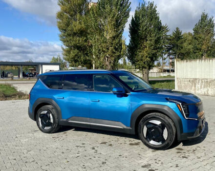 Синий Киа EV9, объемом двигателя 0 л и пробегом 32 тыс. км за 43500 $, фото 2 на Automoto.ua