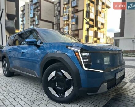 Синий Киа EV9, объемом двигателя 0 л и пробегом 33 тыс. км за 43990 $, фото 3 на Automoto.ua