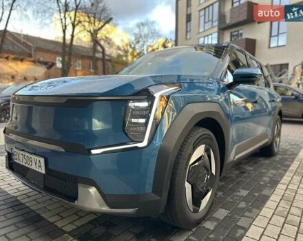 Синий Киа EV9, объемом двигателя 0 л и пробегом 33 тыс. км за 43990 $, фото 5 на Automoto.ua