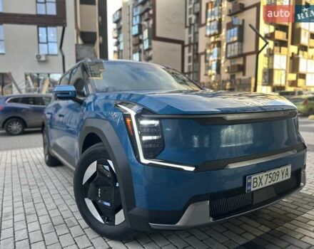Синий Киа EV9, объемом двигателя 0 л и пробегом 33 тыс. км за 43990 $, фото 4 на Automoto.ua