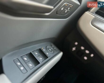 Синий Киа EV9, объемом двигателя 0 л и пробегом 33 тыс. км за 43990 $, фото 29 на Automoto.ua