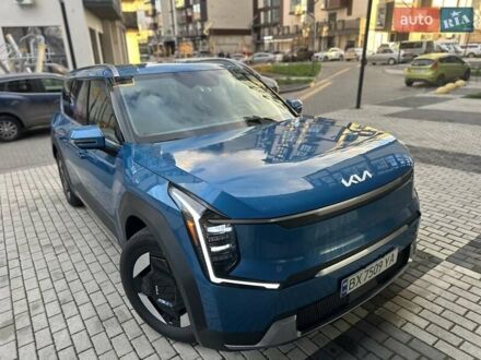 Синий Киа EV9, объемом двигателя 0 л и пробегом 33 тыс. км за 43990 $, фото 1 на Automoto.ua