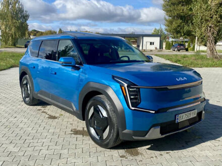 Киа EV9 2023 в Хмельницком на Automoto.ua Синий Киа EV9, объемом двигателя 0 л и пробегом 32 тыс. км за 43500 $, фото 1 на Automoto.ua