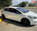 Белый Киа K3, объемом двигателя 1.59 л и пробегом 175 тыс. км за 10800 $, фото 5 на Automoto.ua