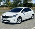 Белый Киа K3, объемом двигателя 1.6 л и пробегом 210 тыс. км за 12800 $, фото 1 на Automoto.ua