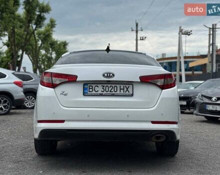 Білий Кіа K5, об'ємом двигуна 2 л та пробігом 374 тис. км за 7700 $, фото 3 на Automoto.ua