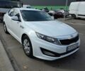 Белый Киа K5, объемом двигателя 2 л и пробегом 255 тыс. км за 7800 $, фото 1 на Automoto.ua