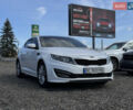Белый Киа K5, объемом двигателя 2 л и пробегом 400 тыс. км за 8600 $, фото 1 на Automoto.ua