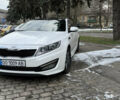 Белый Киа K5, объемом двигателя 2 л и пробегом 226 тыс. км за 9500 $, фото 2 на Automoto.ua