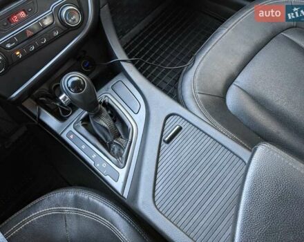 Белый Киа K5, объемом двигателя 2 л и пробегом 420 тыс. км за 7800 $, фото 17 на Automoto.ua