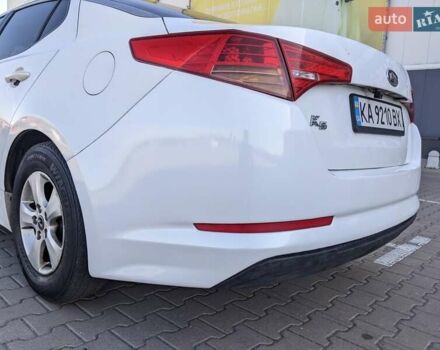 Білий Кіа K5, об'ємом двигуна 2 л та пробігом 420 тис. км за 7200 $, фото 8 на Automoto.ua