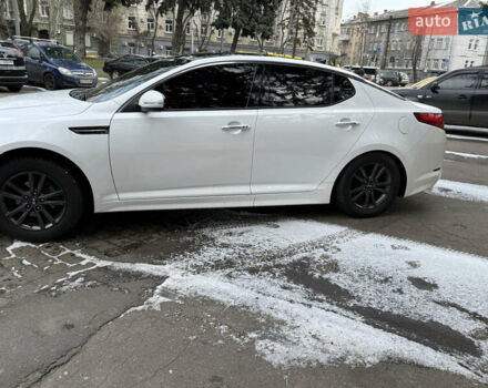 Белый Киа K5, объемом двигателя 2 л и пробегом 226 тыс. км за 9000 $, фото 15 на Automoto.ua