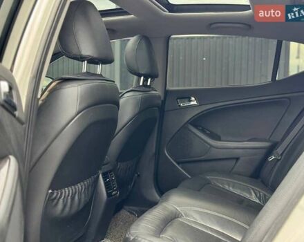 Білий Кіа K5, об'ємом двигуна 2 л та пробігом 374 тис. км за 7700 $, фото 13 на Automoto.ua