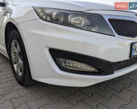 Белый Киа K5, объемом двигателя 2 л и пробегом 420 тыс. км за 7800 $, фото 6 на Automoto.ua