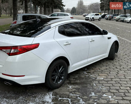 Белый Киа K5, объемом двигателя 2 л и пробегом 226 тыс. км за 9000 $, фото 17 на Automoto.ua