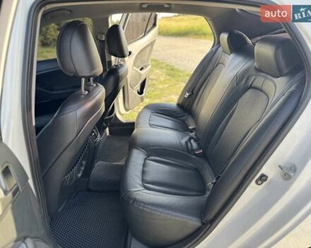 Белый Киа K5, объемом двигателя 2 л и пробегом 240 тыс. км за 8500 $, фото 9 на Automoto.ua