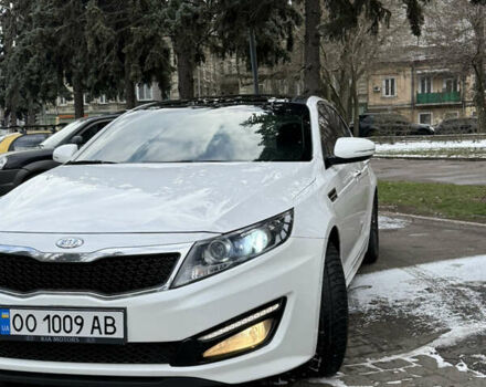 Белый Киа K5, объемом двигателя 2 л и пробегом 226 тыс. км за 9000 $, фото 3 на Automoto.ua