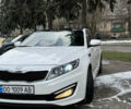 Белый Киа K5, объемом двигателя 2 л и пробегом 226 тыс. км за 9500 $, фото 3 на Automoto.ua