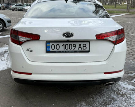 Белый Киа K5, объемом двигателя 2 л и пробегом 226 тыс. км за 9000 $, фото 12 на Automoto.ua