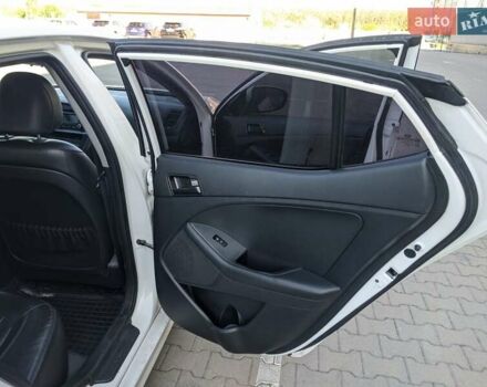 Білий Кіа K5, об'ємом двигуна 2 л та пробігом 420 тис. км за 7200 $, фото 10 на Automoto.ua