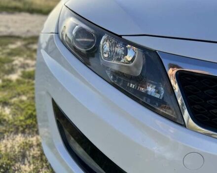 Белый Киа K5, объемом двигателя 2 л и пробегом 240 тыс. км за 8500 $, фото 5 на Automoto.ua
