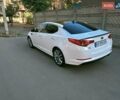 Белый Киа K5, объемом двигателя 2 л и пробегом 216 тыс. км за 9500 $, фото 4 на Automoto.ua
