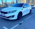 Білий Кіа K5, об'ємом двигуна 2 л та пробігом 260 тис. км за 9800 $, фото 1 на Automoto.ua