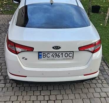 Білий Кіа K5, об'ємом двигуна 2 л та пробігом 255 тис. км за 10300 $, фото 2 на Automoto.ua
