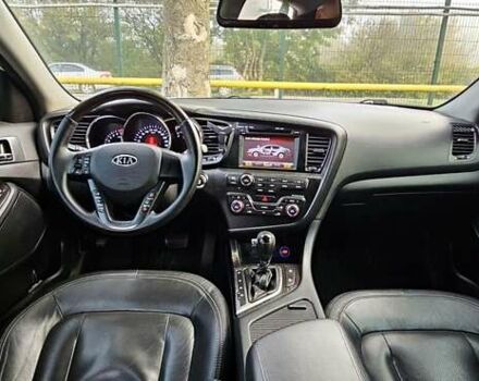 Білий Кіа K5, об'ємом двигуна 2 л та пробігом 255 тис. км за 10300 $, фото 4 на Automoto.ua