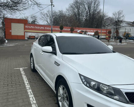 Білий Кіа K5, об'ємом двигуна 2 л та пробігом 312 тис. км за 9200 $, фото 5 на Automoto.ua