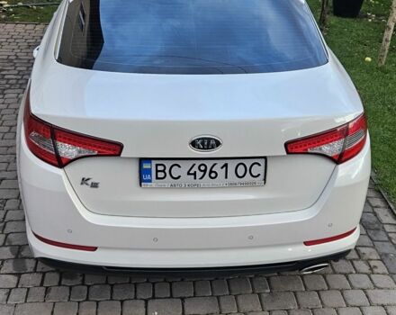 Белый Киа K5, объемом двигателя 2 л и пробегом 255 тыс. км за 10300 $, фото 3 на Automoto.ua