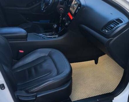 Белый Киа K5, объемом двигателя 2 л и пробегом 363 тыс. км за 7600 $, фото 8 на Automoto.ua