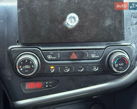 Білий Кіа K5, об'ємом двигуна 2 л та пробігом 420 тис. км за 6700 $, фото 37 на Automoto.ua