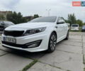 Белый Киа K5, объемом двигателя 2 л и пробегом 222 тыс. км за 11500 $, фото 1 на Automoto.ua
