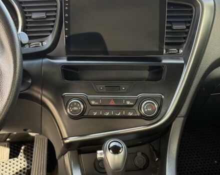 Белый Киа K5, объемом двигателя 2 л и пробегом 98 тыс. км за 9000 $, фото 13 на Automoto.ua