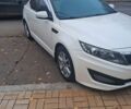 Білий Кіа K5, об'ємом двигуна 2 л та пробігом 208 тис. км за 8200 $, фото 1 на Automoto.ua