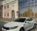 Белый Киа K5, объемом двигателя 2 л и пробегом 98 тыс. км за 9000 $, фото 1 на Automoto.ua