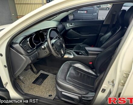 Білий Кіа K5, об'ємом двигуна 2 л та пробігом 222 тис. км за 10500 $, фото 8 на Automoto.ua