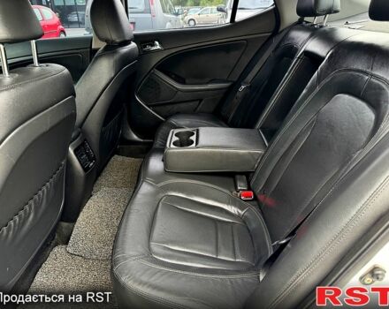 Білий Кіа K5, об'ємом двигуна 2 л та пробігом 222 тис. км за 10500 $, фото 7 на Automoto.ua