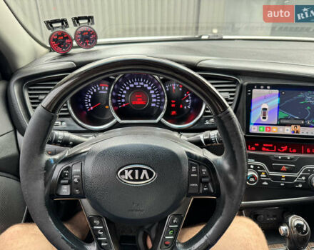 Белый Киа K5, объемом двигателя 2 л и пробегом 222 тыс. км за 11500 $, фото 10 на Automoto.ua