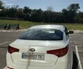 Белый Киа K5, объемом двигателя 2 л и пробегом 98 тыс. км за 9000 $, фото 27 на Automoto.ua