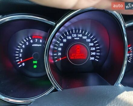 Белый Киа K5, объемом двигателя 2 л и пробегом 240 тыс. км за 9990 $, фото 1 на Automoto.ua