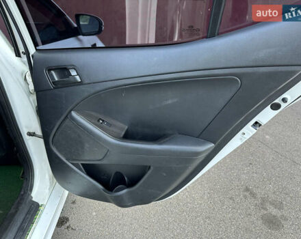 Білий Кіа K5, об'ємом двигуна 2 л та пробігом 420 тис. км за 6700 $, фото 21 на Automoto.ua