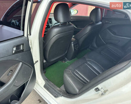 Білий Кіа K5, об'ємом двигуна 2 л та пробігом 420 тис. км за 6700 $, фото 19 на Automoto.ua