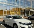 Білий Кіа K5, об'ємом двигуна 2 л та пробігом 103 тис. км за 8550 $, фото 1 на Automoto.ua